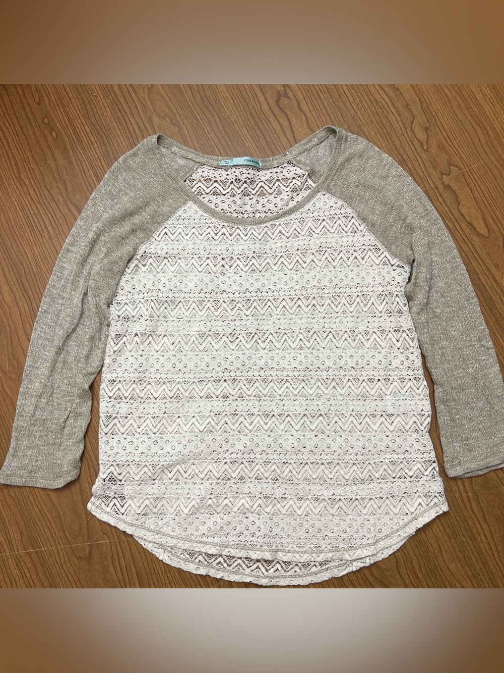 Maurices Cream/White lace longer sleeve Top